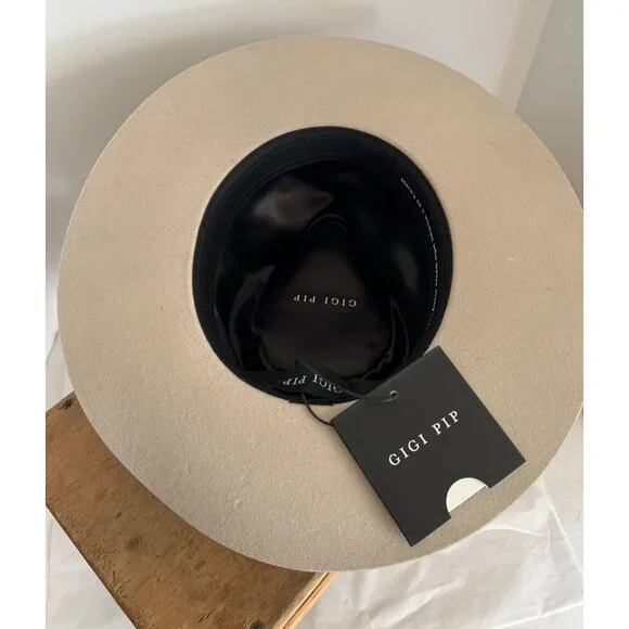 Gigi Pip Fedora Hat Womens Size 57 M Beige - Brown Band 100% Australian Wool NWT - Picture 5 of 16